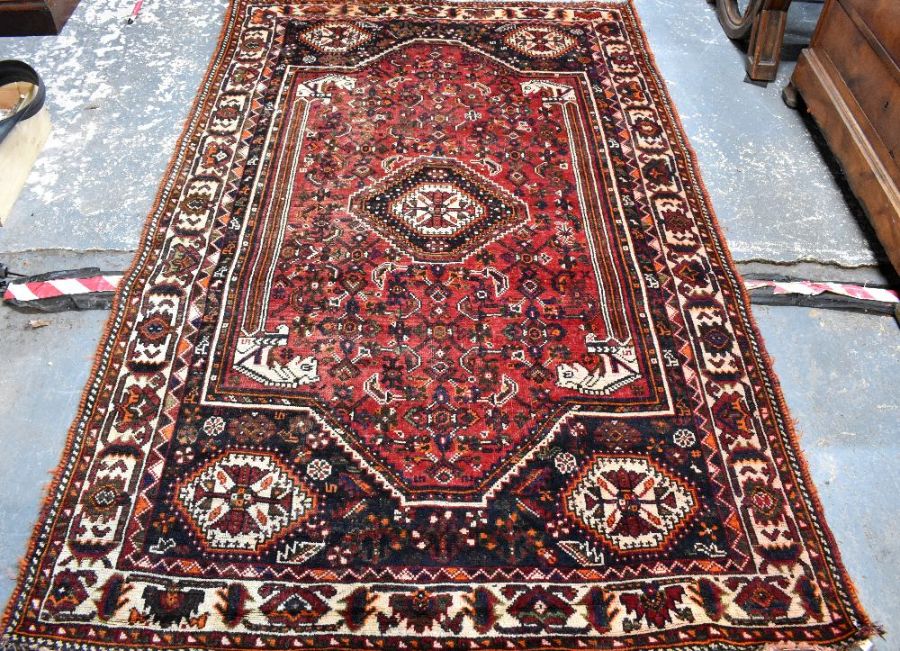 An old Persian Shiraz carpet - Image 4 of 6