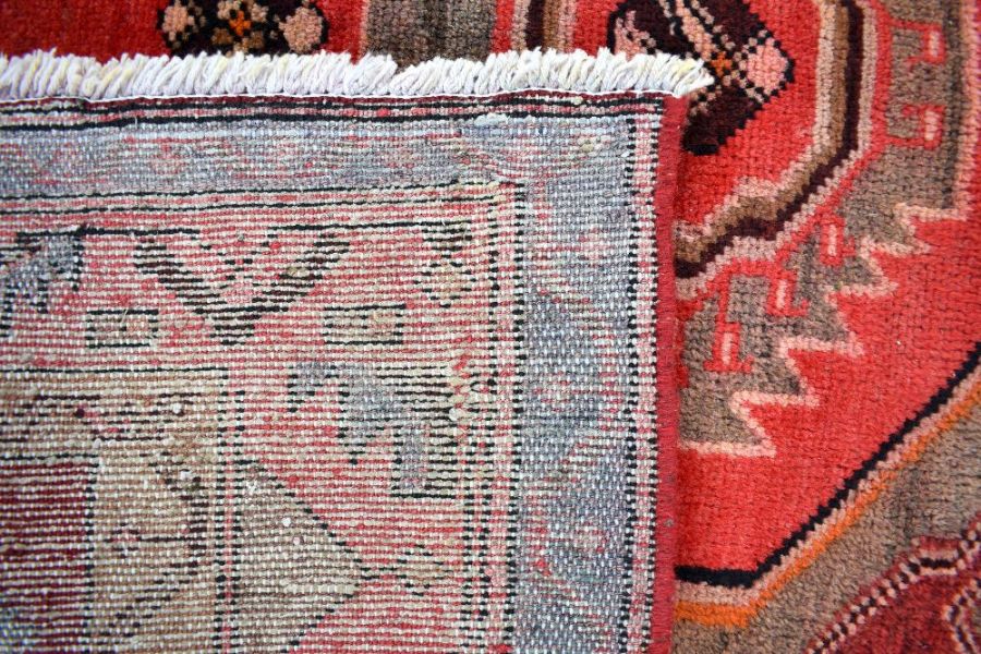 A contemporary Persian Tafresh rug - Image 3 of 3
