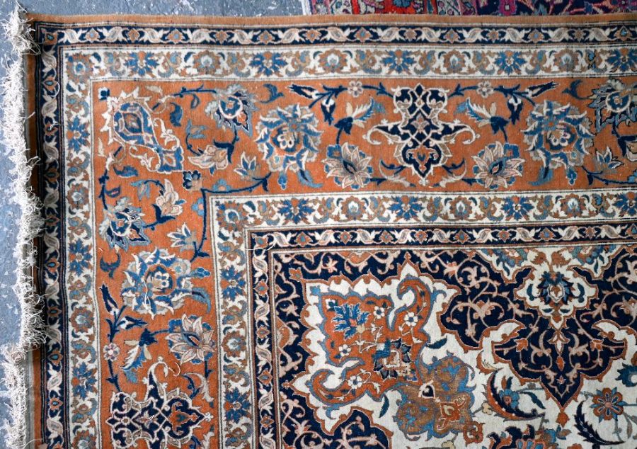 A large and fine antique Persian Kashan carpet - Image 2 of 3