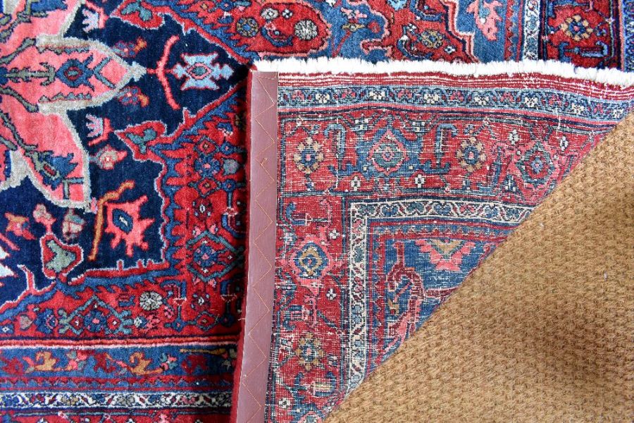 A fine antique Persian hand-made Bidjar carpet - Image 3 of 6