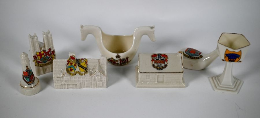 A selection of Goss and other crested china - Image 7 of 7
