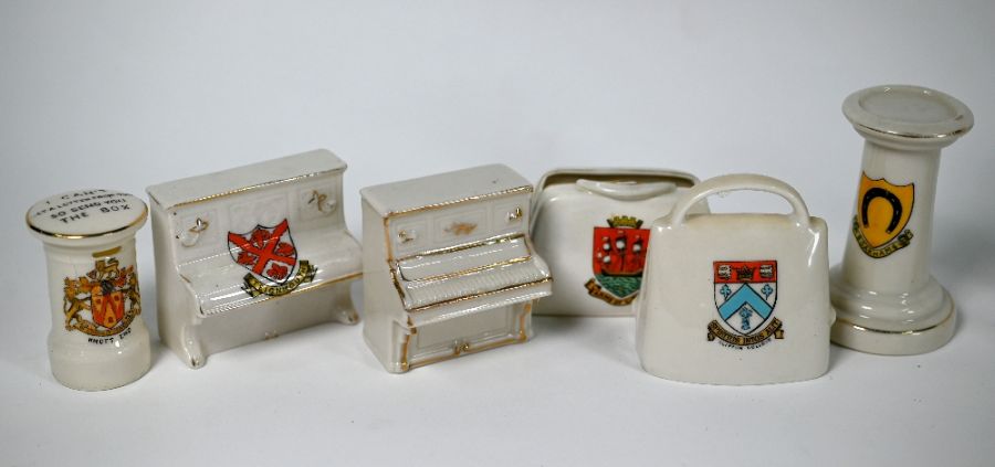 A selection of Goss and other crested china - Image 6 of 7