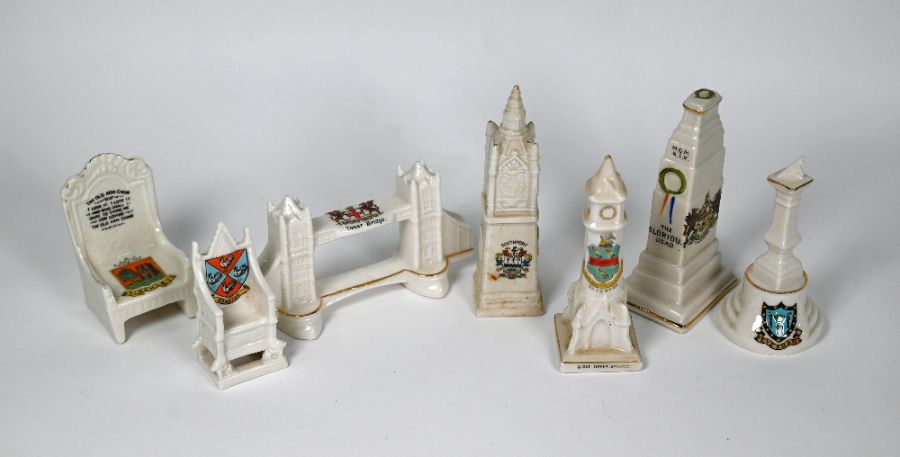 A selection of Goss and other crested china - Image 5 of 7