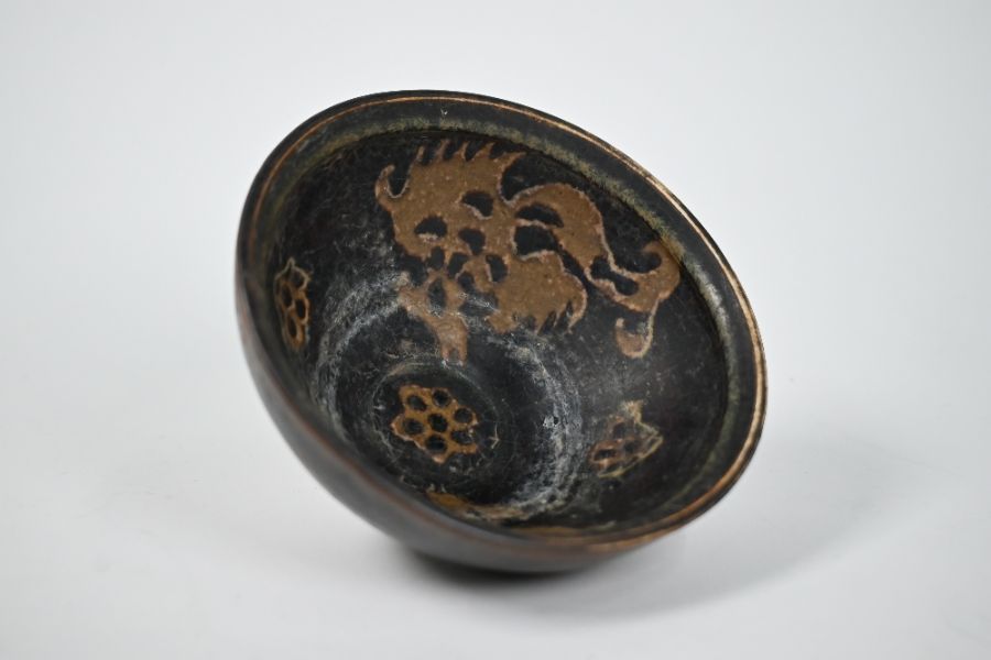 A Chinese Southern Song style Jizhou ware bowl with abstract design