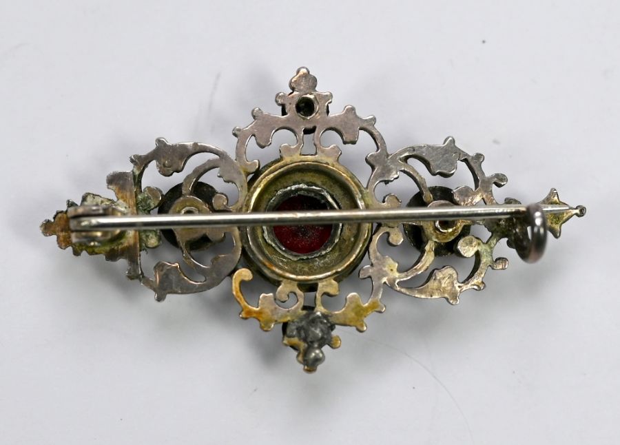 Four various brooches - Image 6 of 10