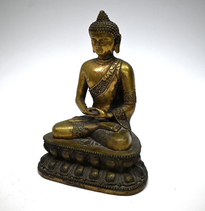 A 19th century Chinese bronze Buddha, Shakyamuni, late Qing, 27 cm high