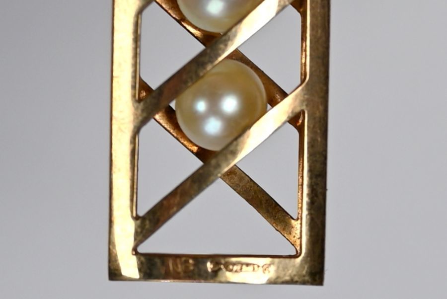 A 9ct yellow gold cagework pendant - Image 6 of 8