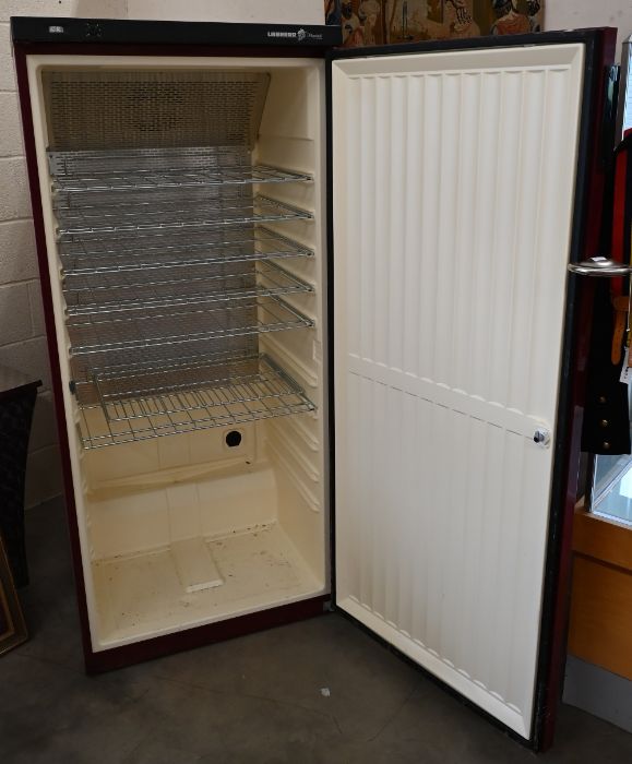 A large Liebherr Vinothek free-standing wine chiller cabinet (rouge) - Image 4 of 4