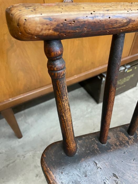 A 19th century provincial elm and ash comb back chair - Image 6 of 6