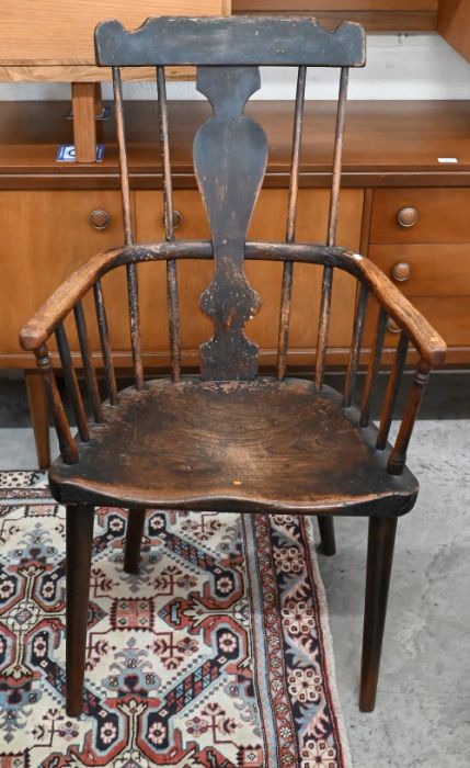 A 19th century provincial elm and ash comb back chair - Image 2 of 6