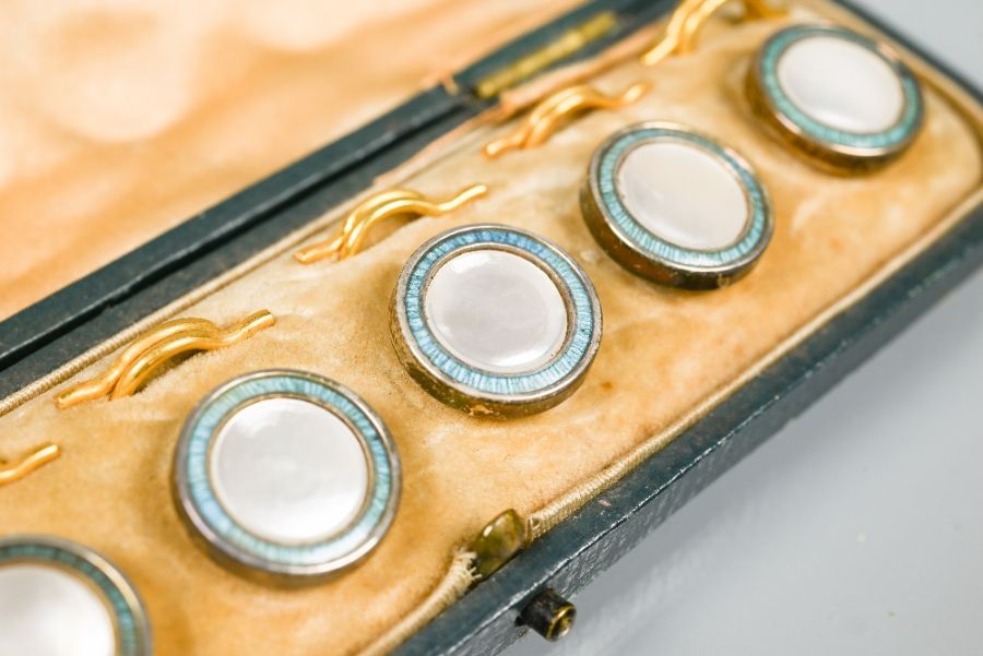 Three cased sets of mother-of-pearl round studs and clips - Image 7 of 7