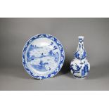 A Chinese Knagxi style double gourd vase to/w blue and white landscape plate, Qing