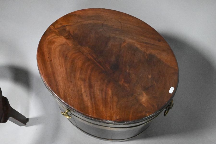 A George III brass bound mahogany wine cooler - Image 8 of 8