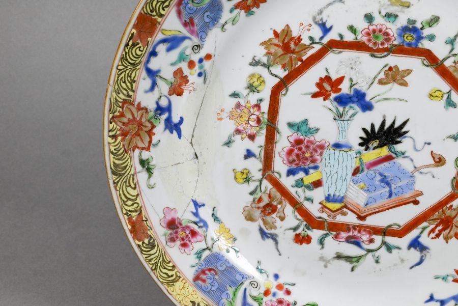 A pair of Chinese Qianlong period famille rose plates, Qing - Image 7 of 9