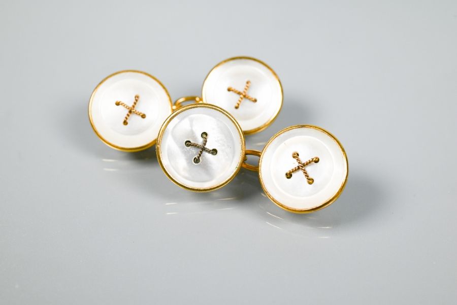 Matching studs, clips and cufflinks - Image 4 of 5