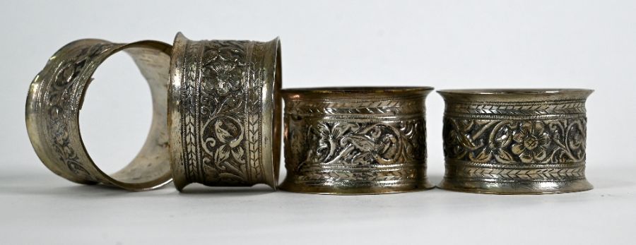 Four Indian white metal napkin rings - Image 3 of 3