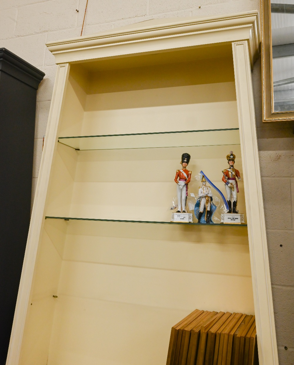 A large cream painted display cabinet/dresser with cream mouldings, the tapering open top section - Image 3 of 3