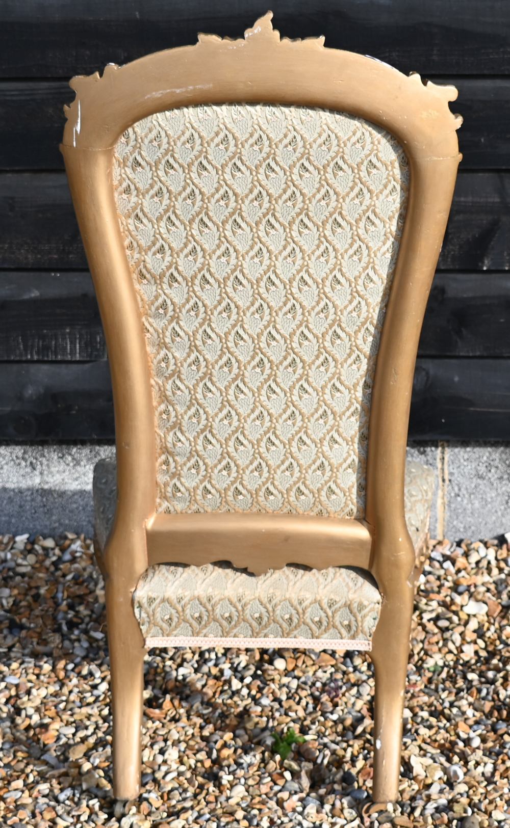 A Continental gilt framed nursing chair with repeating leaf pattern brocade upholstery - Image 4 of 4