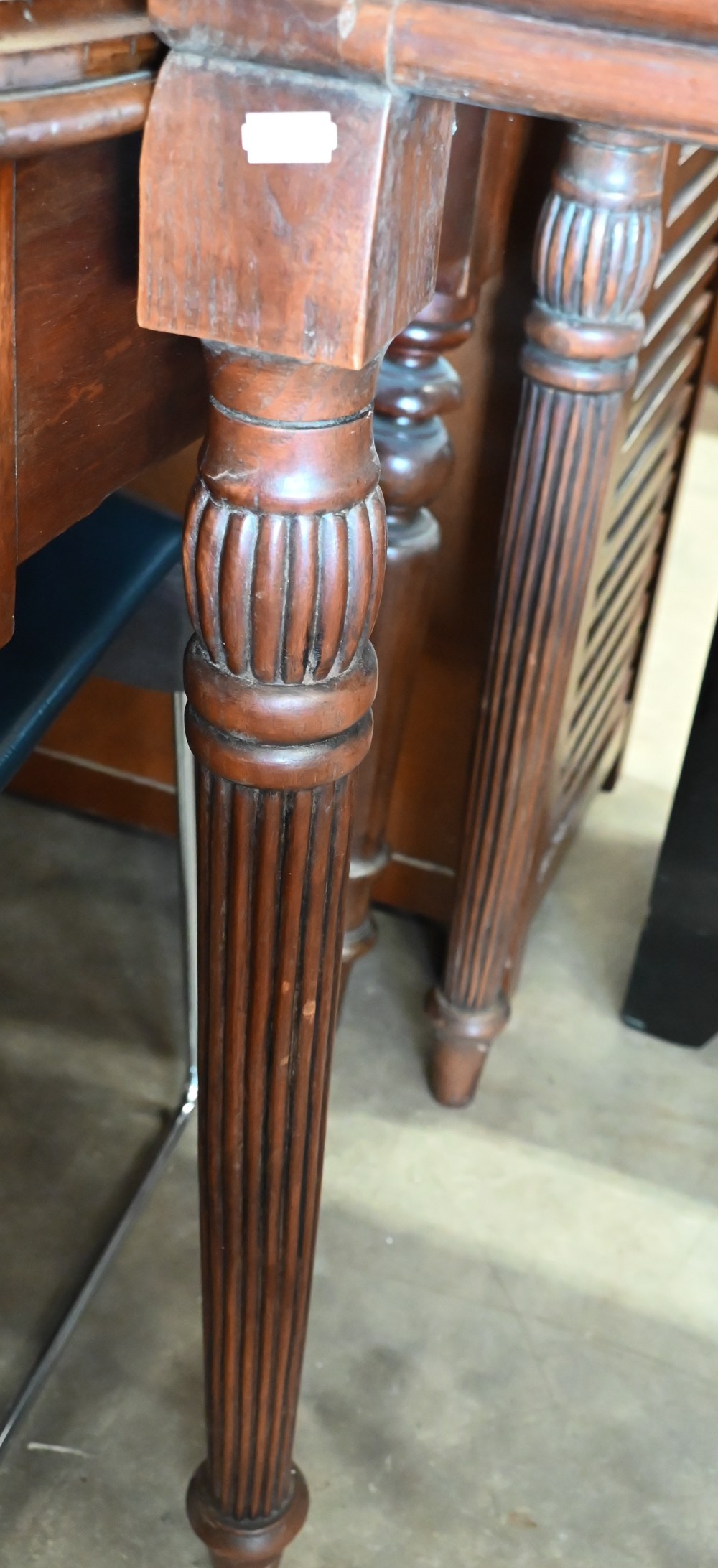 A marble top console table on mahogany base with turned and reeded supports, 122 cm wide x 51 cm - Image 3 of 4