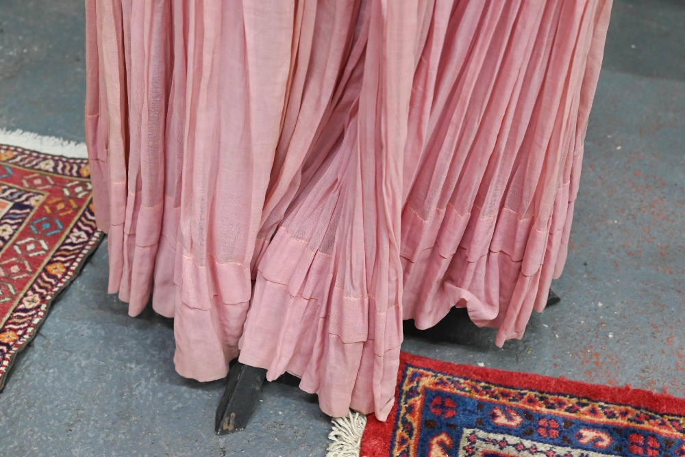 An Edwardian pink silk, lace and crochet dress, 150 cm from collar to hem to/w a quantity of vintage - Image 6 of 8