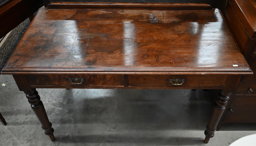Victorian walnut writing table with two frieze drawers on turned legs, 120 cm wide x 63 cm deep x 76 - Image 3 of 4