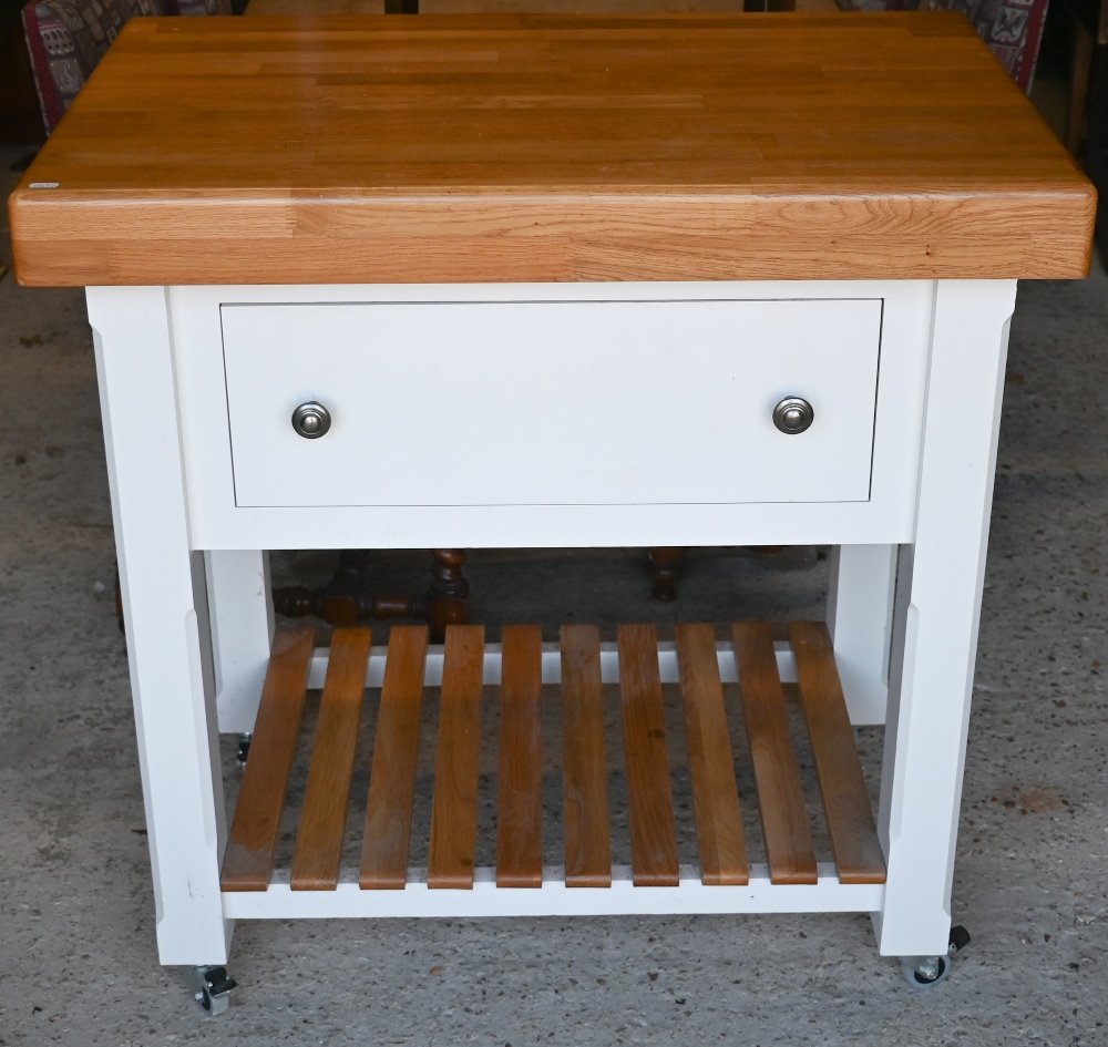 A contemporary oak top off-white painted kitchen station, with single drawer on rollers, 89 x 60 x - Image 2 of 3