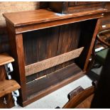 Victorian mahogany open bookcase with two shelves (only one pair of brackets), a/f, 114 cm wide x 31