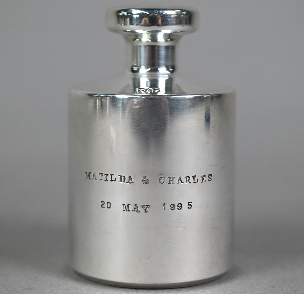 White metal 1 kilogram weight, unmarked (tests as silver), 32.2oz, 8cm high - Image 2 of 5