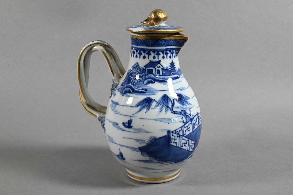 An 18th century Chinese export blue and white sparrow-beak jug and cover with moulded pomegranate - Image 8 of 17