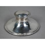Edwardian loaded silver capstan inkwell with reeded rims, William Comyns & Sons, London 1907, 11cm