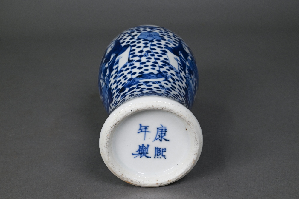 A pair of late 19th century Chinese blue and white Nanjing export baluster vases, Qing dynasty, - Image 13 of 15