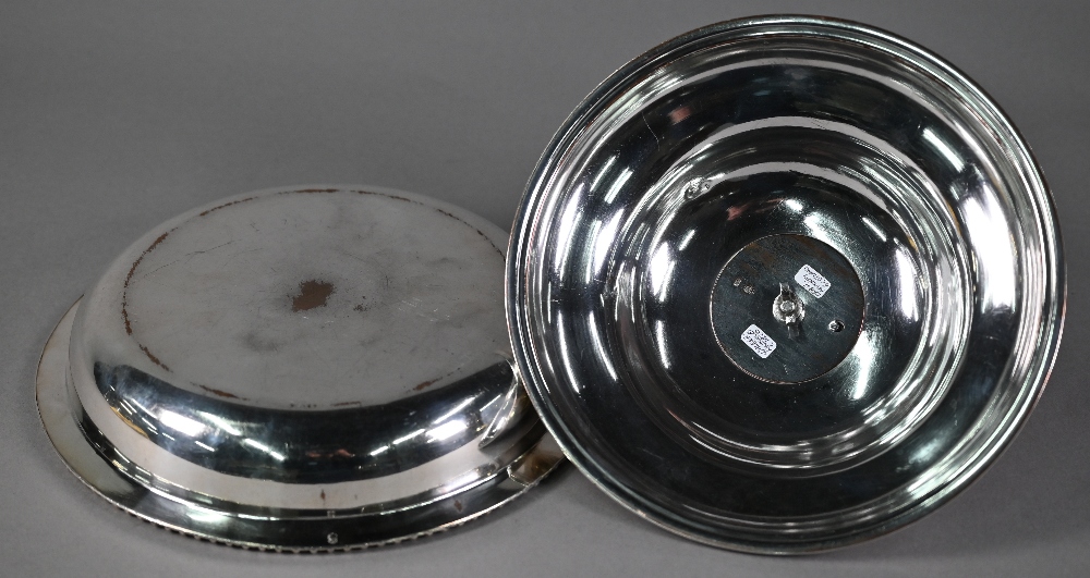 Old Sheffield plate circular tureen and domed cover with loop handle and gadrooned rim, stamped - Image 5 of 5