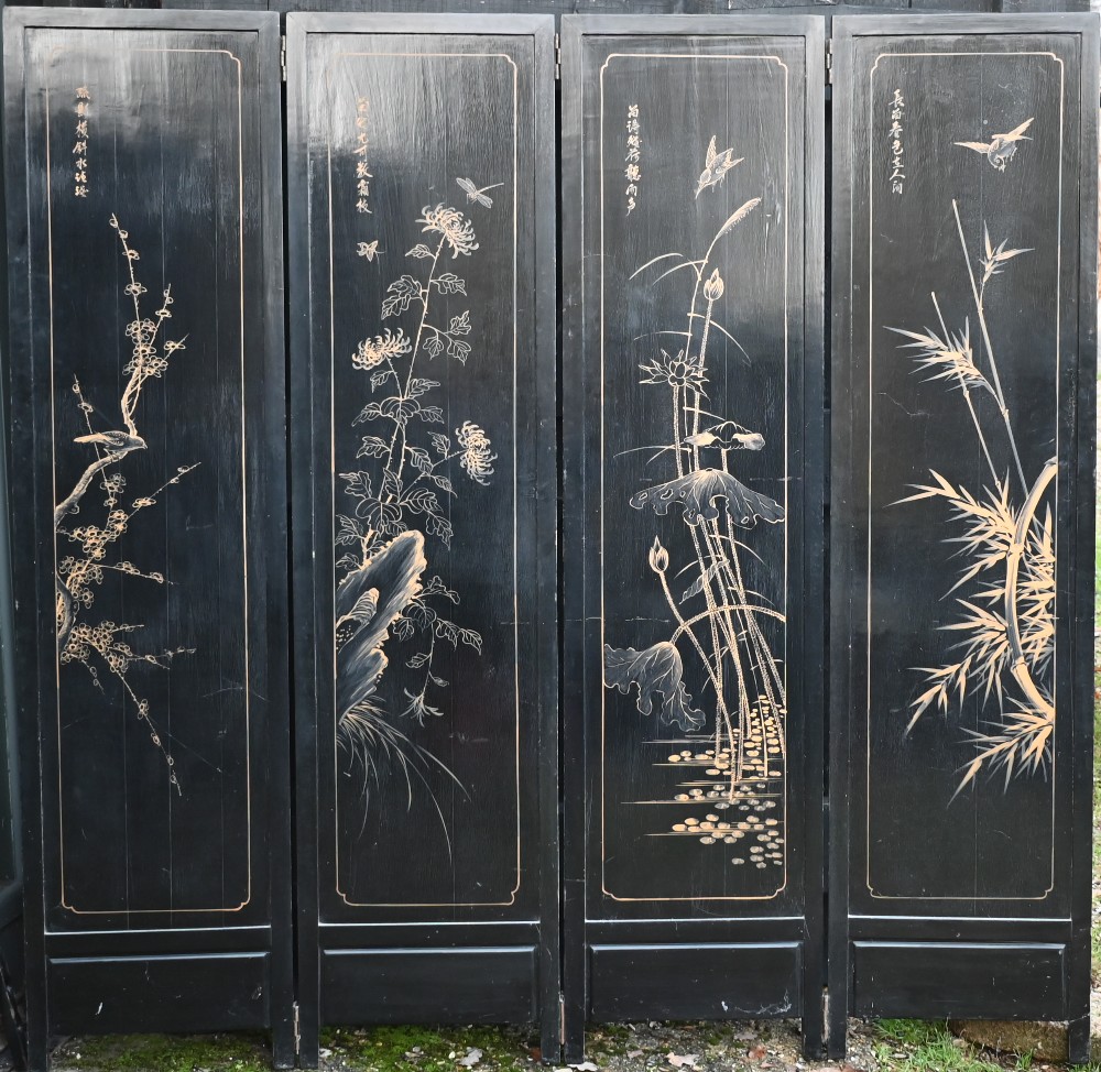 An early 20th century Chinese four-panel folding dress screen, the front with white lacquered panels - Image 5 of 7