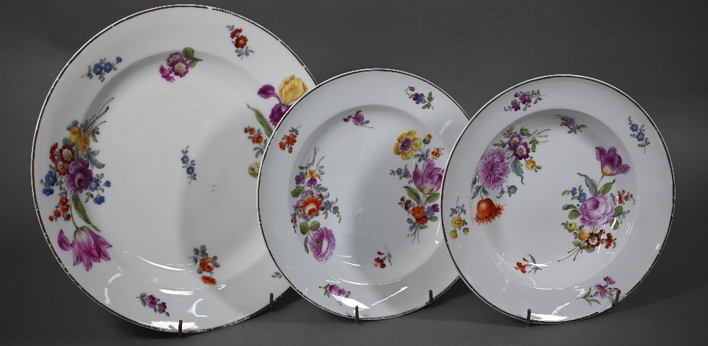 Quantity of  Dresden and Meissen outside-decorated dinner ware, with floral sprays, comprising; a - Image 5 of 8