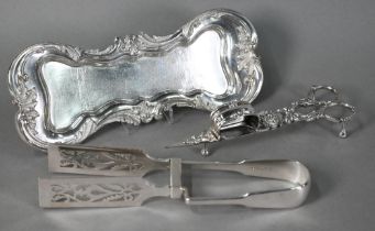 Pr of Victorian candle-snuffers with foliate-cast handles, by John Gilbert, on similarly-decorated