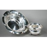 Edwardian lobed silver sweetmeat dish, Atkin Brothers, Sheffield 1908, 18cm diameter, to/w a sugar