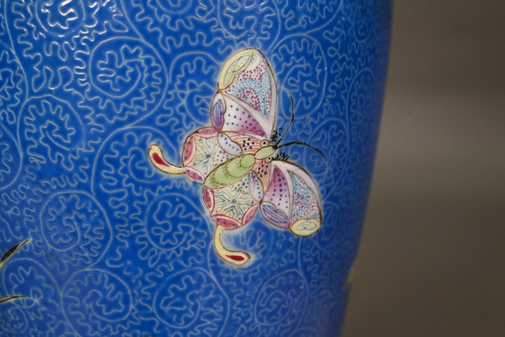 An early 20th century Chinese sgraffito blue ground vase, Republic period (1912-1949) the high - Image 10 of 11