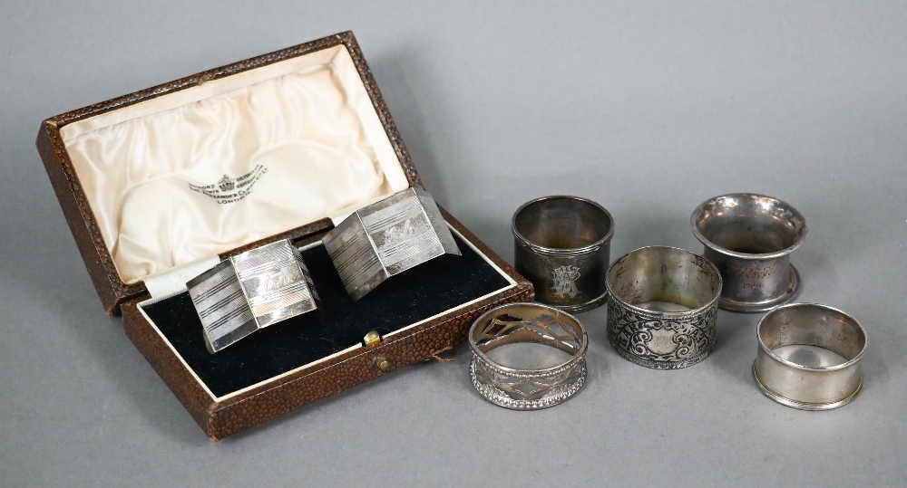 Cased pair of hexagonal napkin rings, The Alexander Clark Co. Ltd., Birmingham 1936, to/w four other - Image 2 of 4