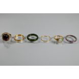 A collection of antique and later rings including 22ct yellow gold wedding band (3.1g), size K 1/