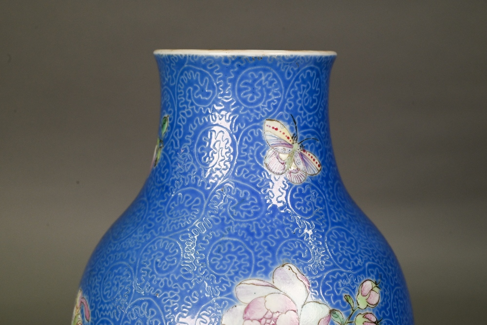 An early 20th century Chinese sgraffito blue ground vase, Republic period (1912-1949) the high - Image 11 of 11