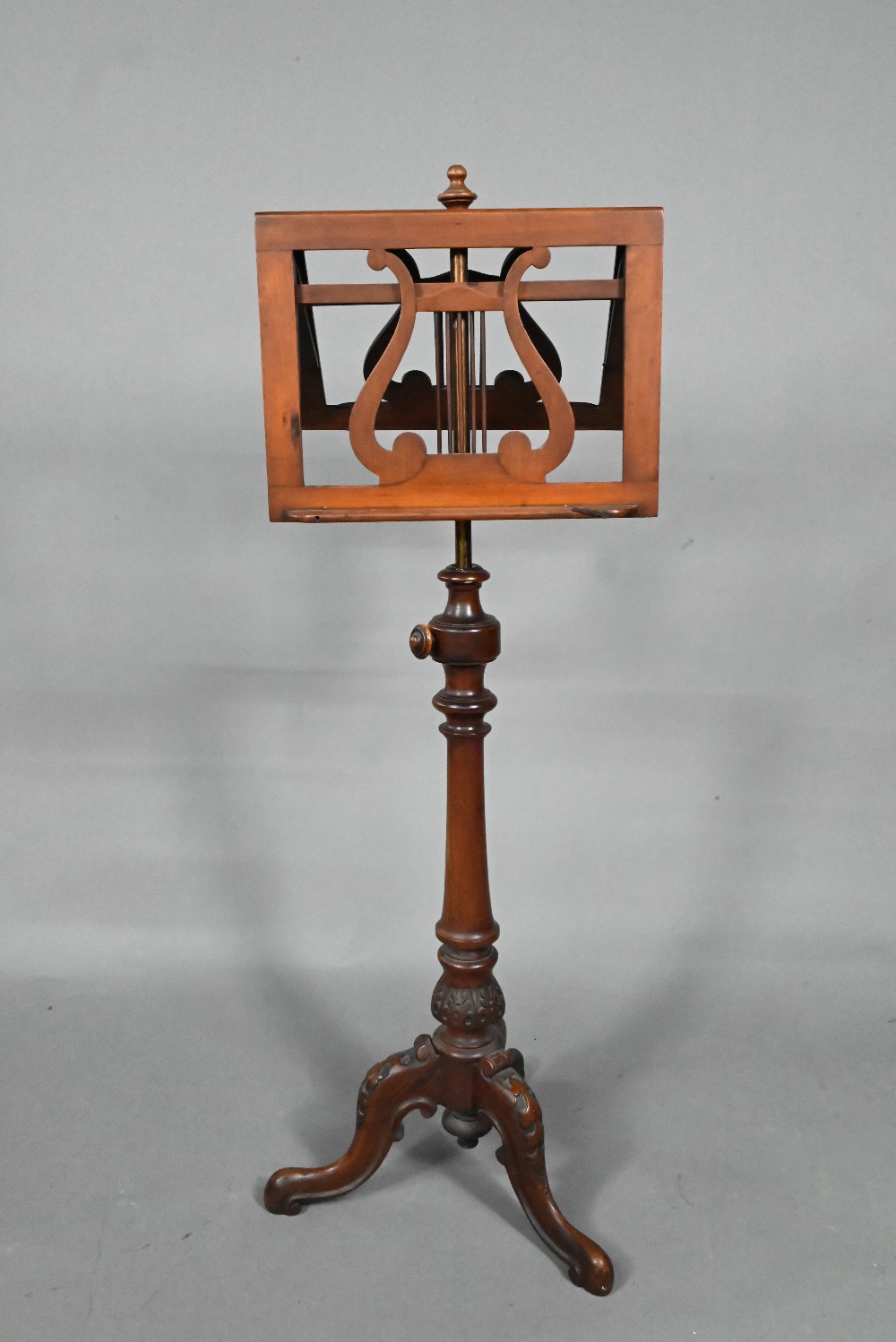 A Victorian mahogany duet music stand, the adjustable lyre centred easels raised on a brass pole - Image 4 of 7