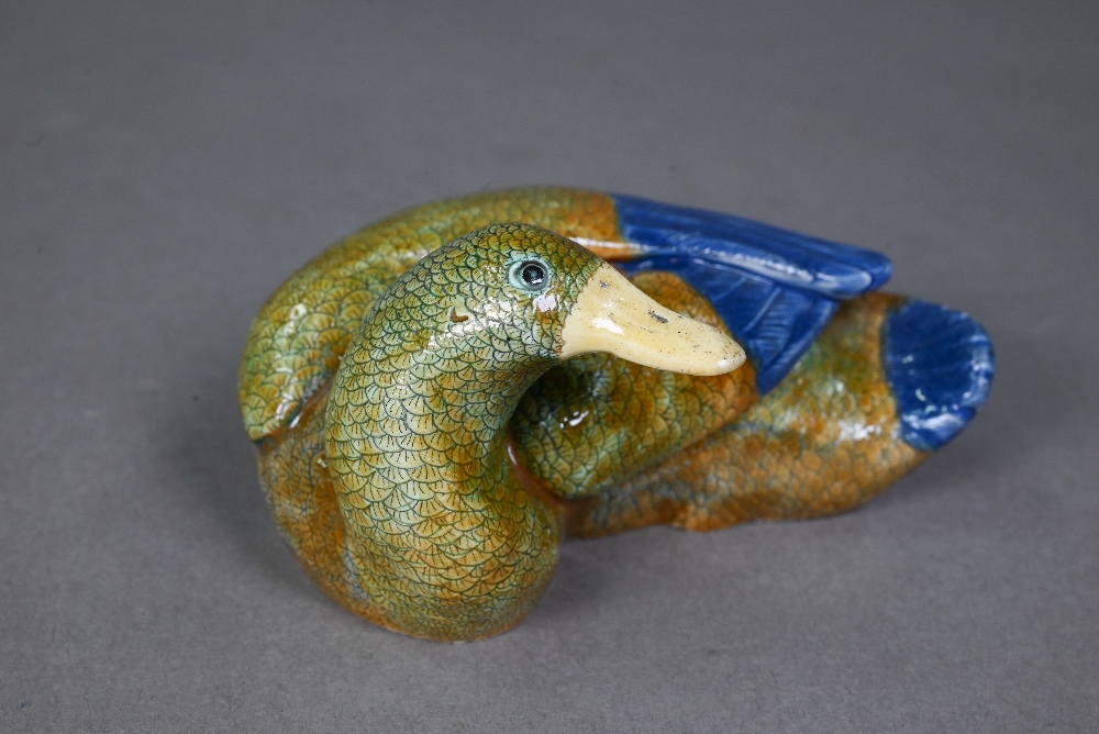 A pair of 18th century Chinese recumbent ducks, the well modelled naturalistic figures with their - Image 3 of 12