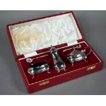 Cased silver condiment set, Roberts & Belk, Sheffield 1972, 6oz net of blue glass liners