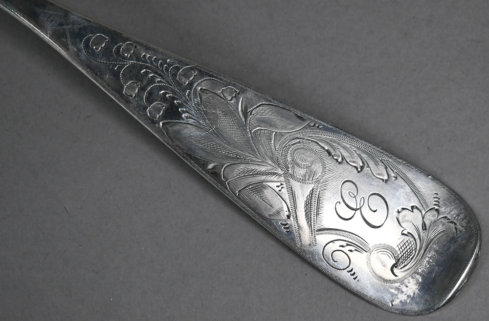 German .800 grade punch ladle with foliate-engraved stem, maker E. Mueldner, 6.6oz, 35.5cm long - Image 3 of 4
