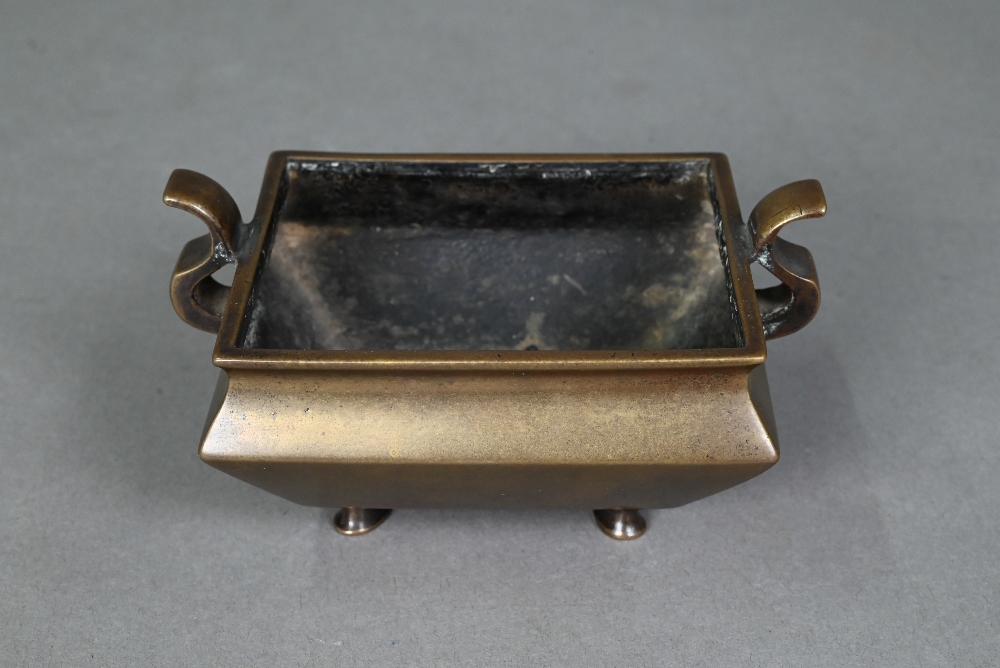 A 19th century Chinese censer or incense burner, late Qing dynasty, the tapered compressed - Image 4 of 9