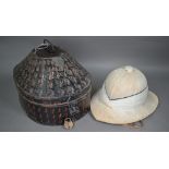 Gieves 'Aura' pattern solar topee, size 7, contained in a Gieves japanned hat-tin, named for RHS