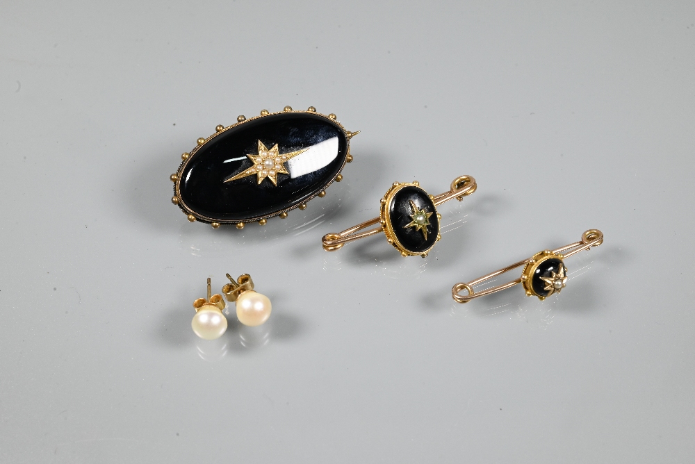 Three Victorian mourning brooches set with seed pearl star bursts, one 9ct set and one 15ct set (one - Image 6 of 7