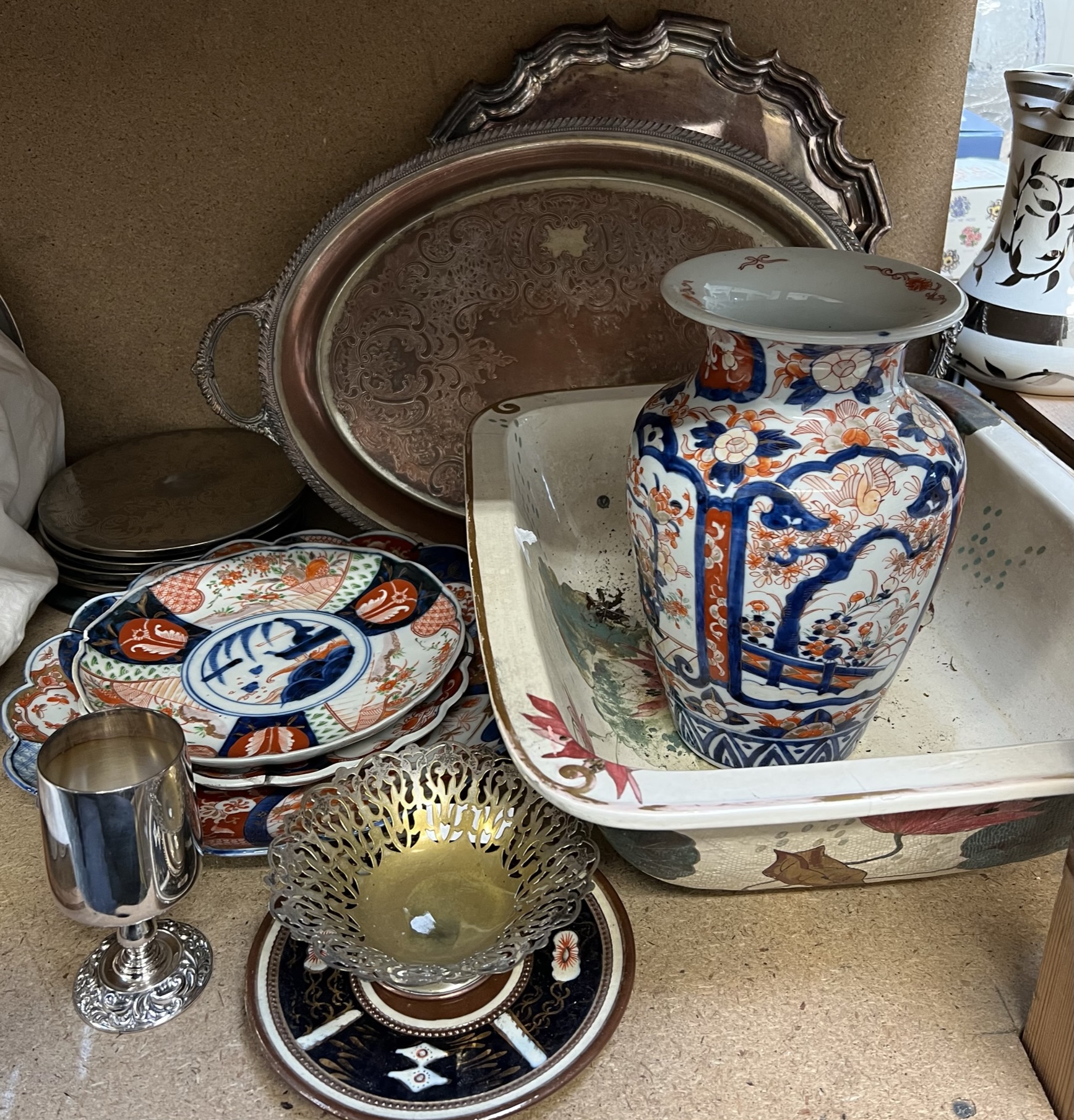 Japanese Imari plates together with an Imari vase,