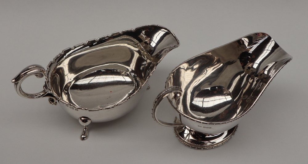 A George V silver sauce boat with a beaded rim on a spreading foot, Sheffield, 1912, - Image 2 of 4