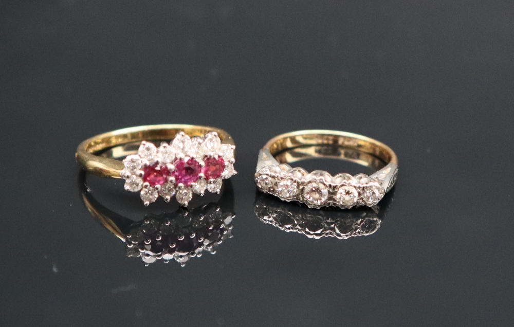 A spinel and diamond cluster ring, - Image 3 of 4